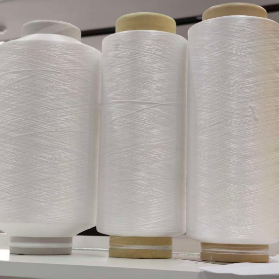 Fil de filament DTY contenant de la crème solaire et des fibres antioxydantes