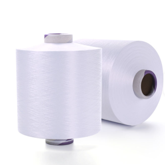 Filament de polyester en nid d'abeille adapté à une utilisation dans les vêtements de sport
