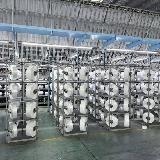 Installation de production de fils colorés Runteks